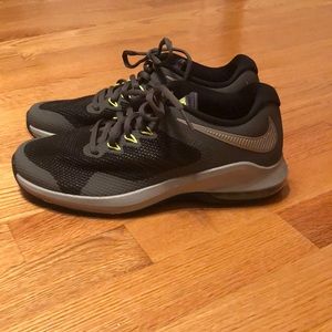 Brand new boys youth Nike air max sneakers 6.5
